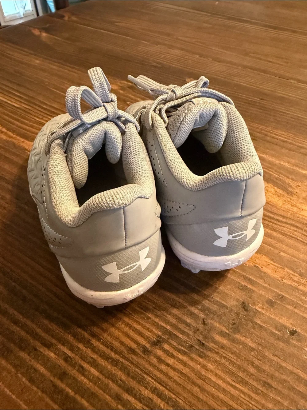 Under Armour Kids Sneakers in Light Gray